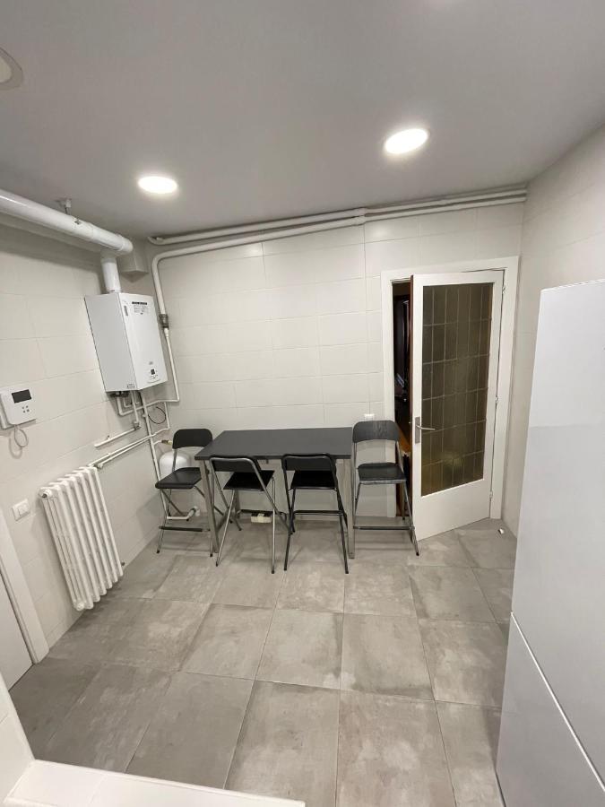 Nuevo Balmes Habitaciones Barcelona Bagian luar foto